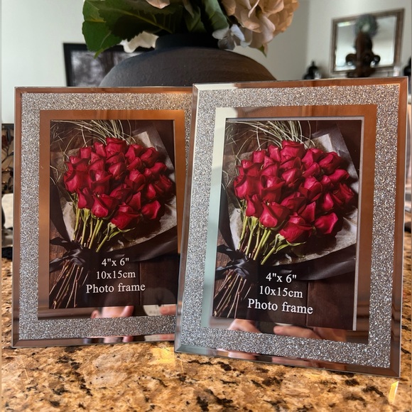 calenzana Other - Calenzana 2 Pack 4x6 Picture Frames Sparkle Glass/Mirrored For Tabletop NWOB